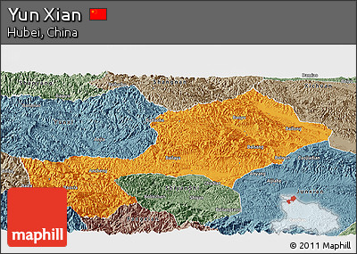 Political Panoramic Map of Yun Xian, semi-desaturated
