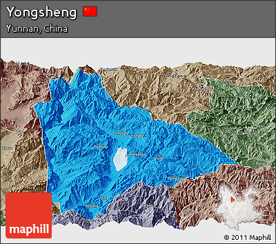 Political Panoramic Map of Yongsheng, semi-desaturated